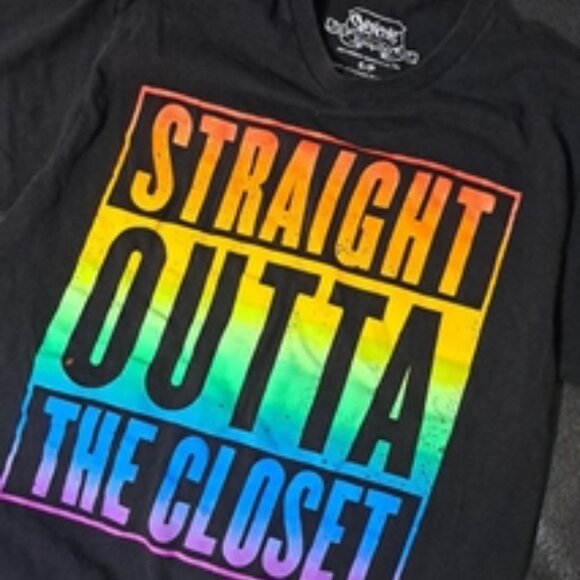 "Ladies of Poshmark", are here to be a support system for one another's success! - Picture 6 of 17